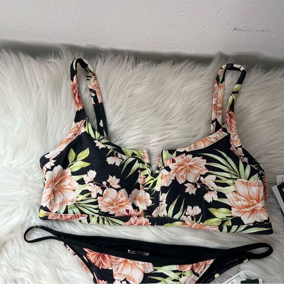 NWT Rip Curl Set Sol Seeker Bikini DD Top and Skimpy Bottom Resortwear Large - Picture 4 of 7
